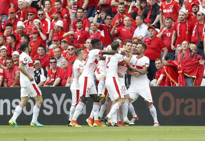 Schar Suiza Albania Eurocopa