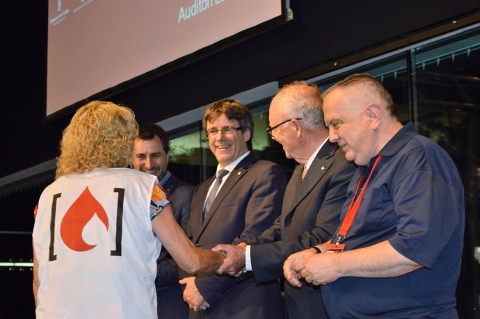 Puigdemont pide a la juventud que se comprometa a dar sangre