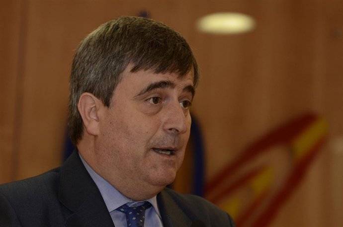 Miguel Cardenal en un acto del legado de María de Villota