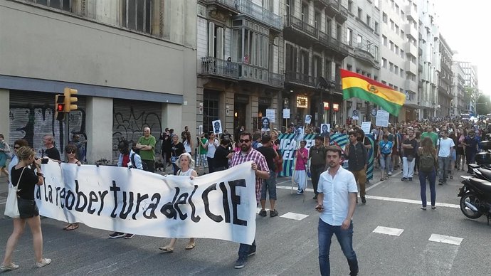 Manifestación contra la reapertura del CIE de Barcelona