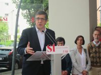 López (PSOE) dice que Sánchez "rompió la pinza para hacer desaparecer la centralidad" que formaron Rajoy e Iglesias