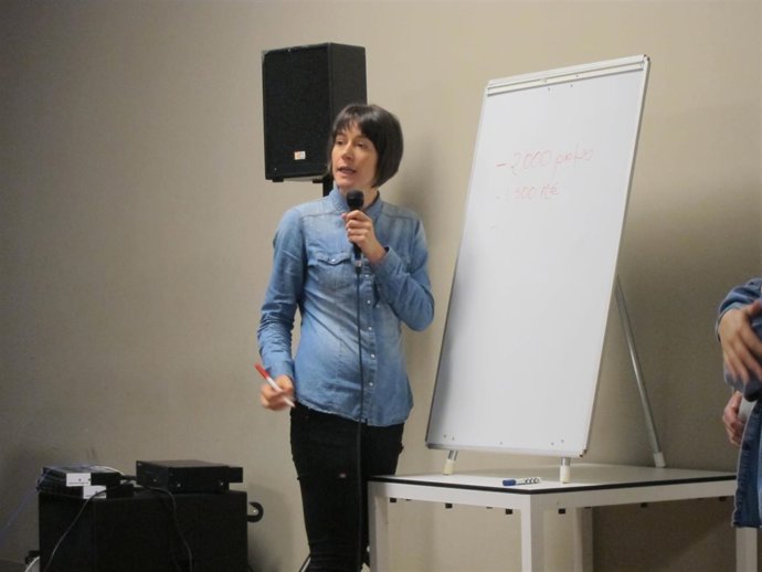 La portavoz nacional del BNG, Ana Pontón, en un acto sobre educación