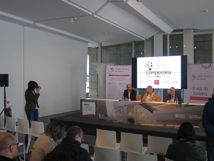Los organizadores de 'Compostela destino 5 estrellas' en la Ciudad de la Cultura
