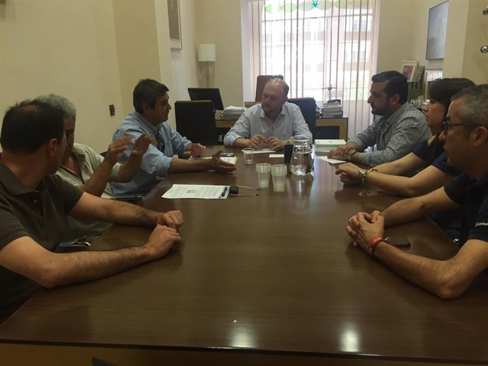 PSOE De Andalucía: AUDIOS Y FOTO Pradas Y PSOE De Sevilla Reunión Con COAG Y UPA