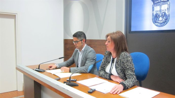 Antuña y Acevedo en rueda de prensa. 