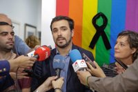 Garzón se compromete con una sociedad igualitaria frente a las "sombras de extrema derecha" que avanzan en Europa