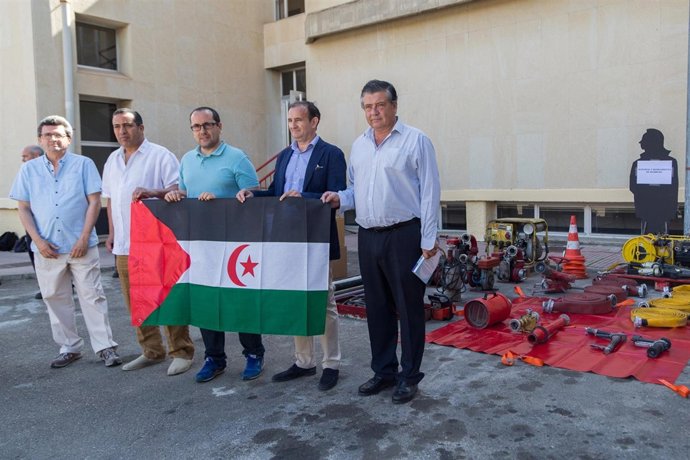 Donación de material de bomberos  a los campamentos de refugiados sararauis