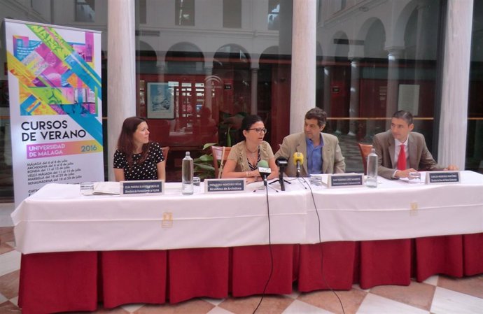 Teodomiro López, Mercedes Montero, Carmen Romero y Carlos Mendoza