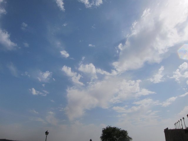 Nubes, nublado, buen tiempo, sol, temperaturas, despejado