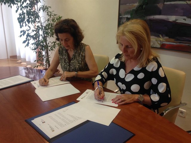 Firma del convenio entre el Govern y SAR
