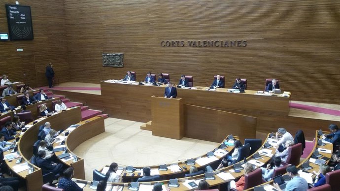 Puig en la tribuna de las Corts