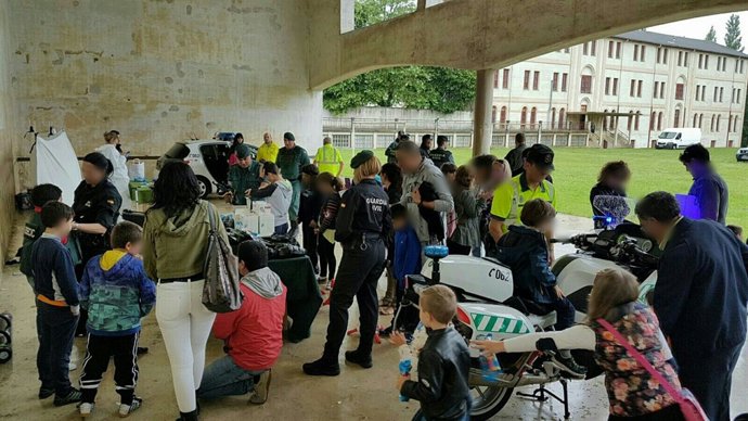 Jornada de puertas abiertas de la Guardia Civil en Alsasua.