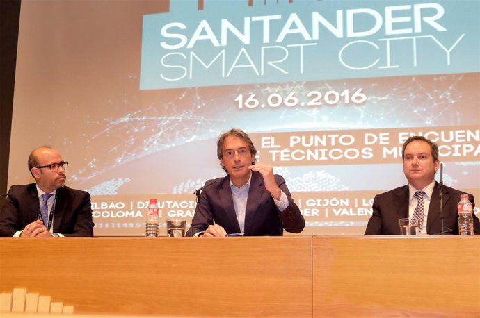 De la Serna interviene en la inauguración de la jornada