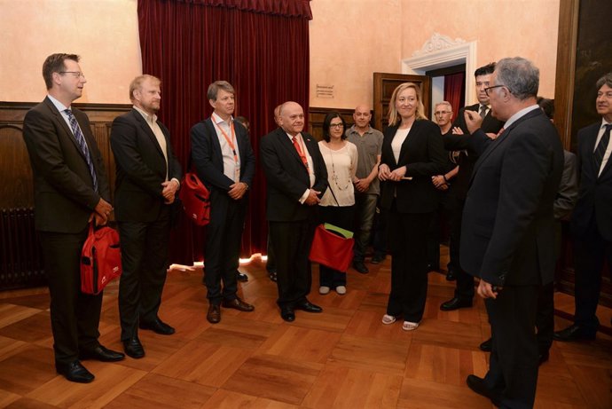 Gastón subraya que el Congreso del Hidrógeno potencia relaciones entre países