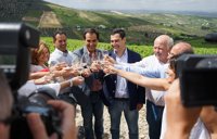 Moreno apela a indecisos y votantes del PSOE para que Iglesias no llegue a Moncloa