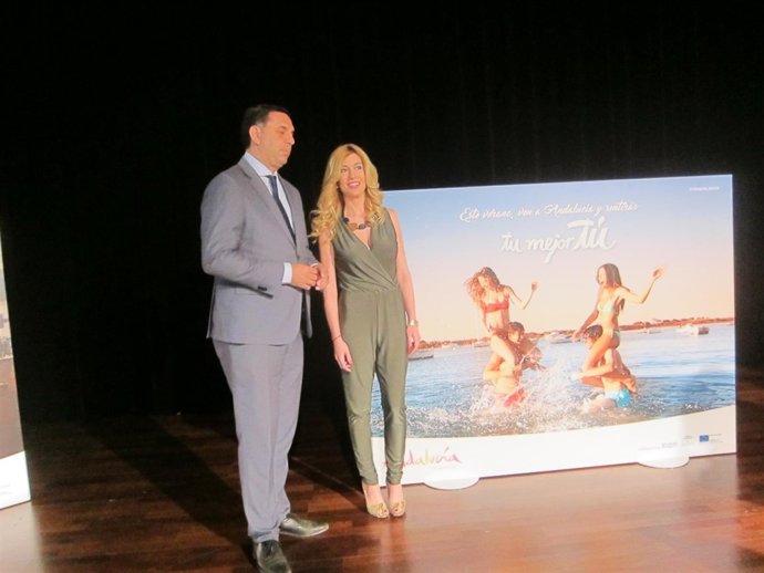 Presentación de una campaña de promoción estival.