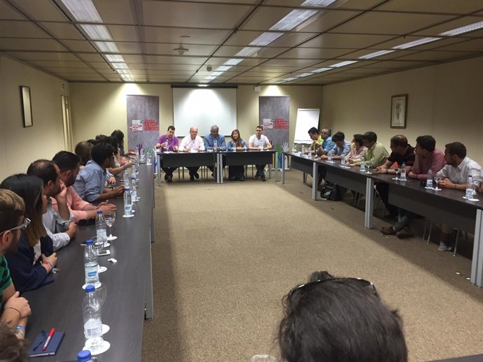 Acto con los jóvenes.