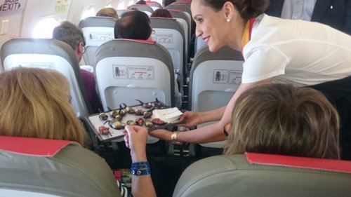 Pasajeros de Iberia Express celebran el Día Mundial de la Tapa