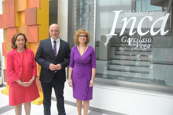 Antonio Ruiz (centro), entre Ana Santos y Marisa Ruz