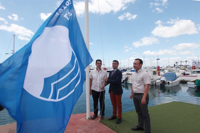 Banderas azules en Marbella (Málaga)