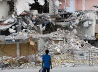 Correa extiende 30 días más el estado de excepción en las zonas afectadas por el terremoto
