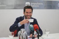 Sémper (PP) asegura que las "referencias políticas" en que se basa Podemos traen "quiebra" allí donde gobiernan
