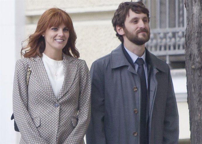 Amaia Salamanca y Raúl Arévalo en el rodaje de 'La Embajada'/ José Velasco