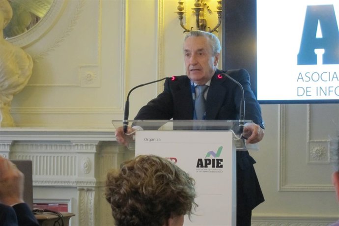 El presidente de la CNMC, José María Marín Quemada