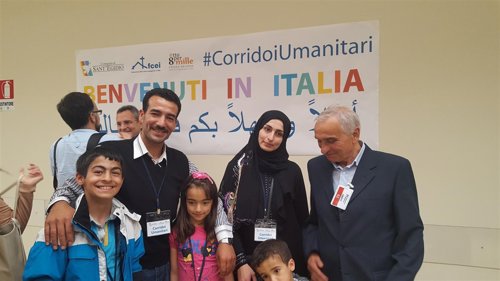 Refugiados llegan a Italia a través del programa de Pasillos Humanitarios