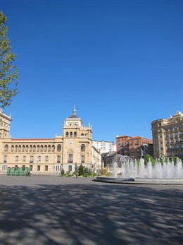 El sol luce en plaza Zorrilla de Valladolid