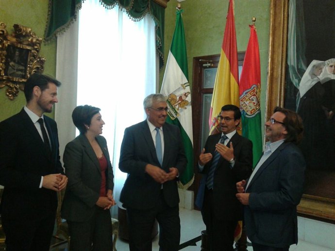 Np Visita Consejero Economía A Granada