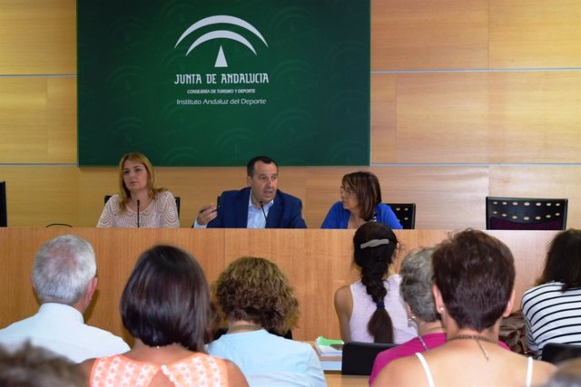 Ruiz Espejo presenta I Plan Andaluz de Promoción de Autonomía Personal