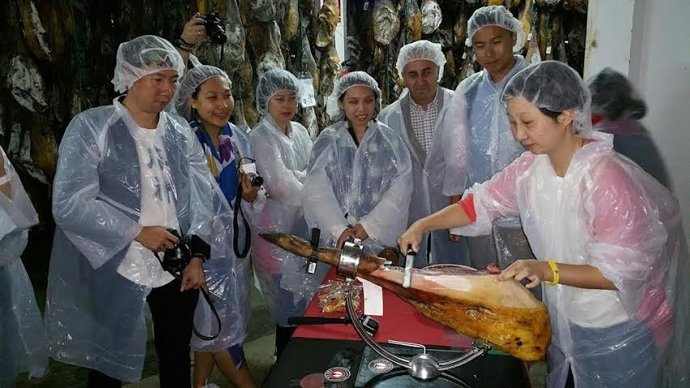 Periodistas chinos durante su visita a la provincia de Córdoba