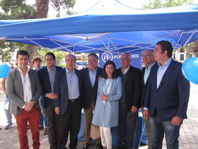 Arenas junto a los candidatos y responsables del PP de Valladolid