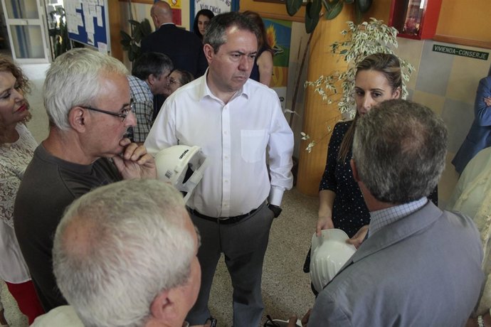 Foto Alcalde Visita Colegio