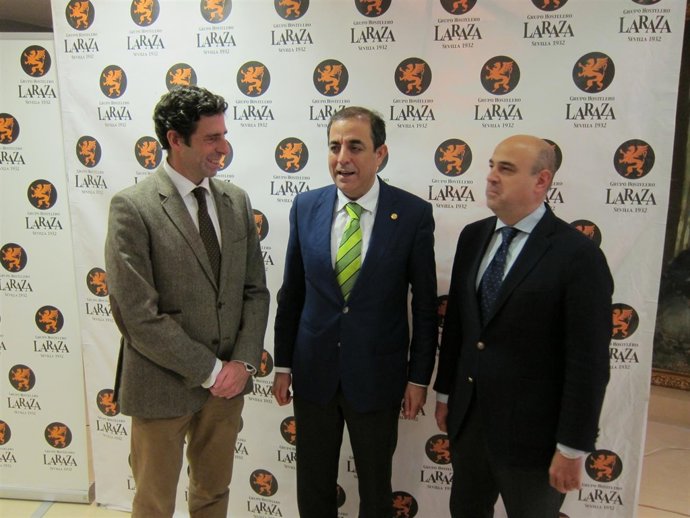 Miguel Ángel Castro, entre Pedro Sánchez-Cuerda y José Ignacio de Rojas