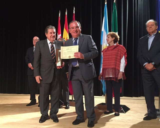  Francisco Delgado Bonilla Recoge Un Premio 