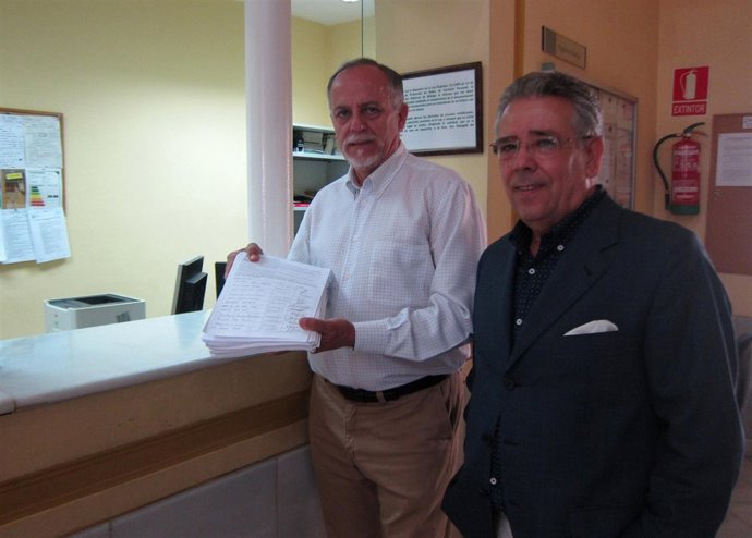 Entrega de firmas No al tranvía al hospital Civil, SI al metro hasta el PTA 