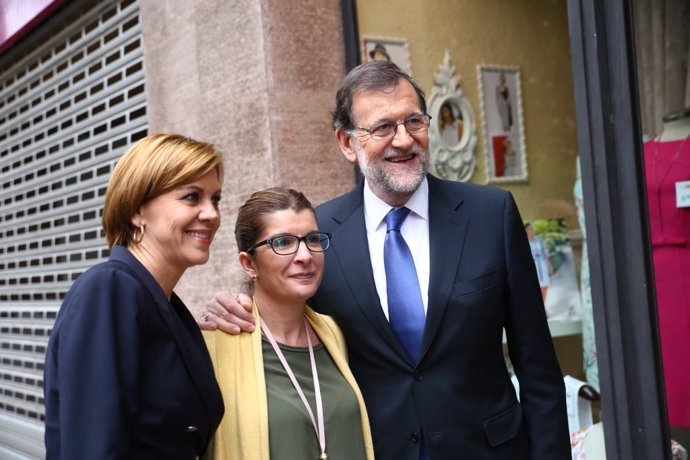 Rajoy y Cospedal con mujeres en Guadlajara