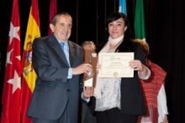 Rosalina López recoge el galardón