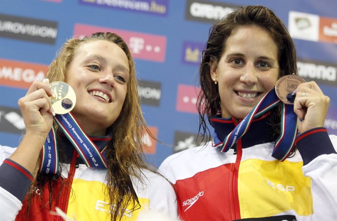 Las Nadadoras Mireia Belmonte Y Erika Villaécija
