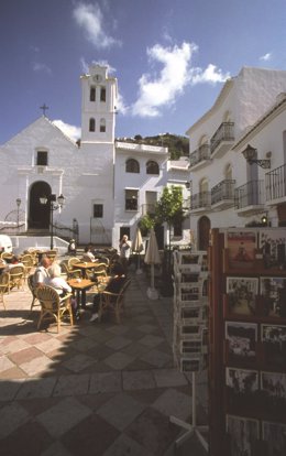 Municipio interior málaga rural turismo turistas terraza blanco pueblo