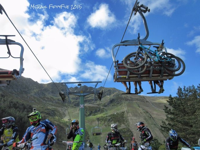 Bikers en telesilla