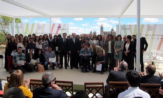 Autoridades, jurado, premiados y diplomados en el Festival de Luz y Vanguardias 