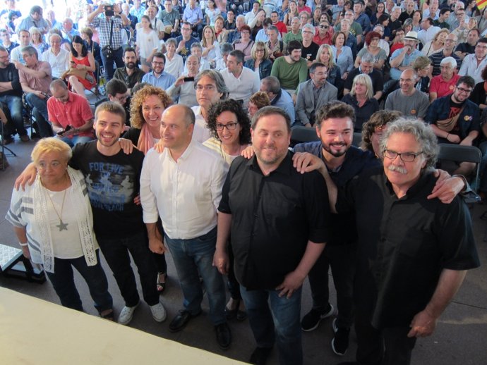 M.Rovira, O.Junqueras, G.Rufián y J.Tardà con otros candidatos de ERC