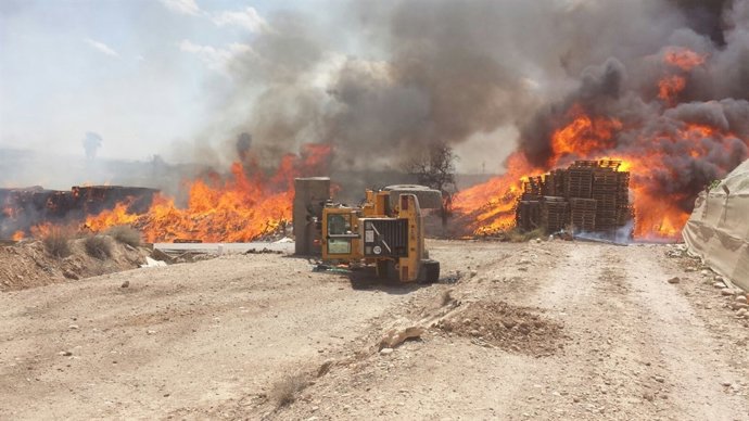 Incendio en una granja en Totana