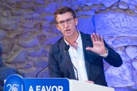 Feijóo ve a Rajoy "garantía de gobierno" frente a los que dan a elegir "bloqueo o colapso"