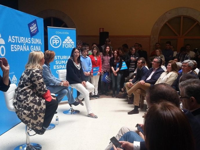 Mercedes Fernández, María Dolores de Cospedal y Susana López Ares