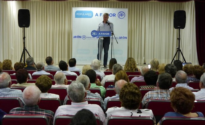 Acto de José Enrique Fernández de Moya en Los Villares (Jaén)