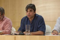 Castaño promete "puño cerrado" y cumplir las ordenanzas ante la multitud de despedidas de soltero en La Latina